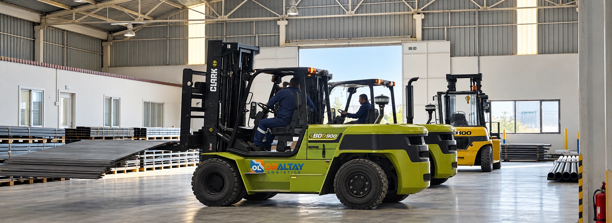 Oraltay deposunda ağır tonajlı CLARK C80D900 forklift
